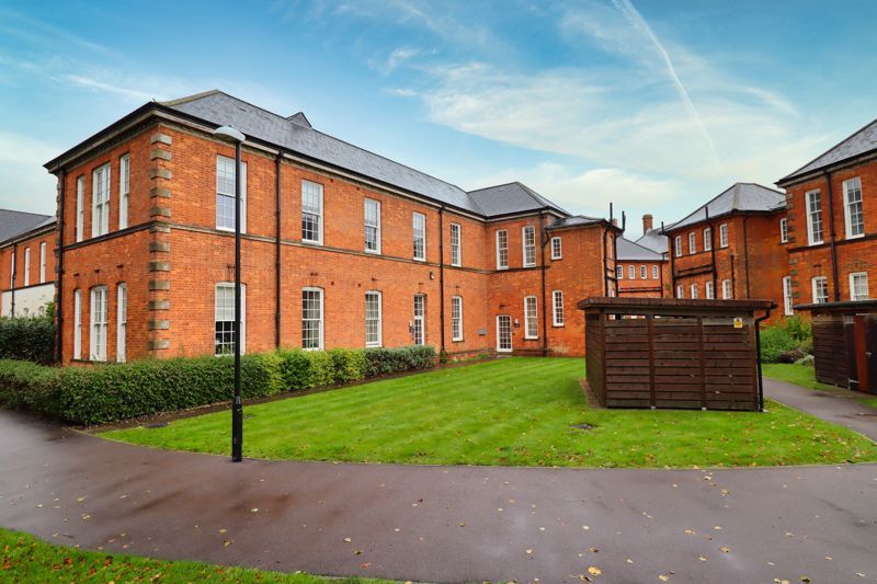 2 bed flat for sale in Longley Road, Chichester PO19 Zoopla