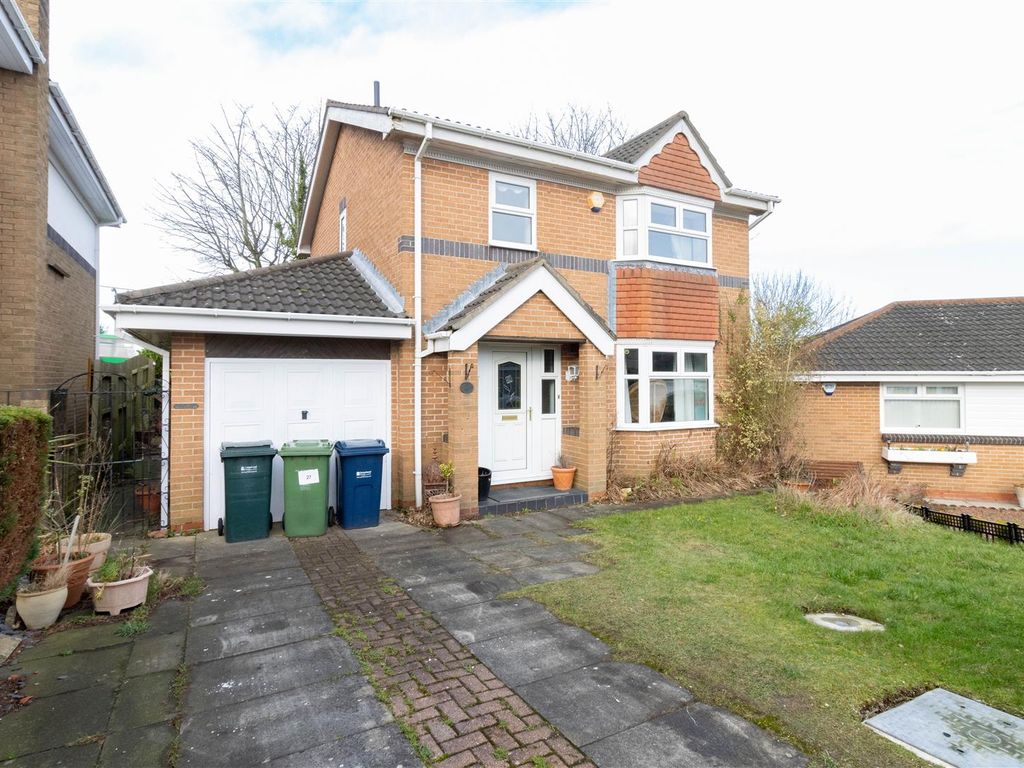3 bed detached house for sale in Burdon Park, Sunniside, Newcastle Upon