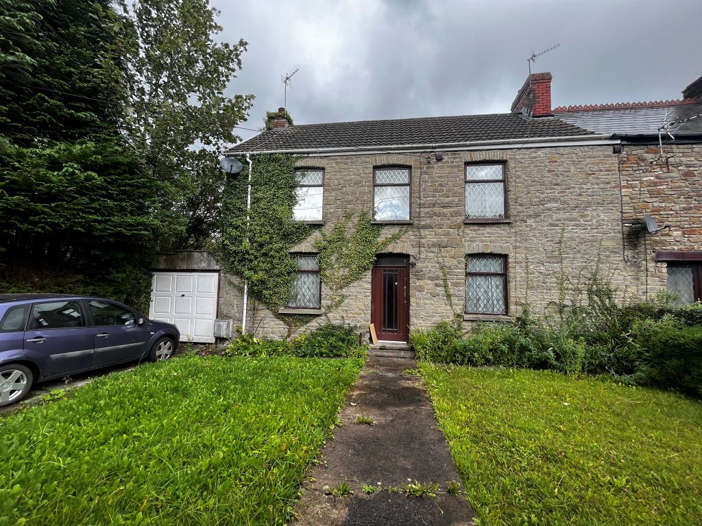 3 bed end terrace house for sale in Chapel Road, Llanharan, Pontyclun