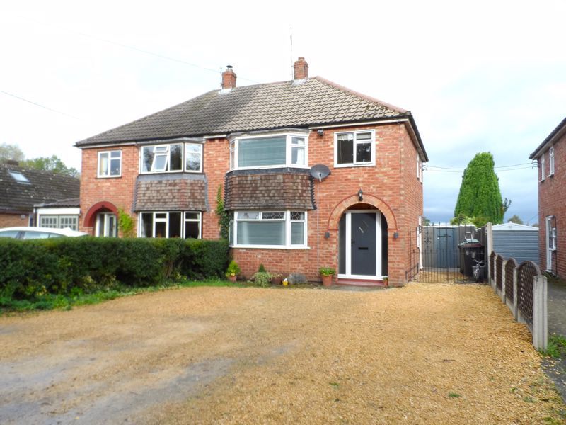 3 bed semidetached house for sale in Newport Road, Edgmond, Newport