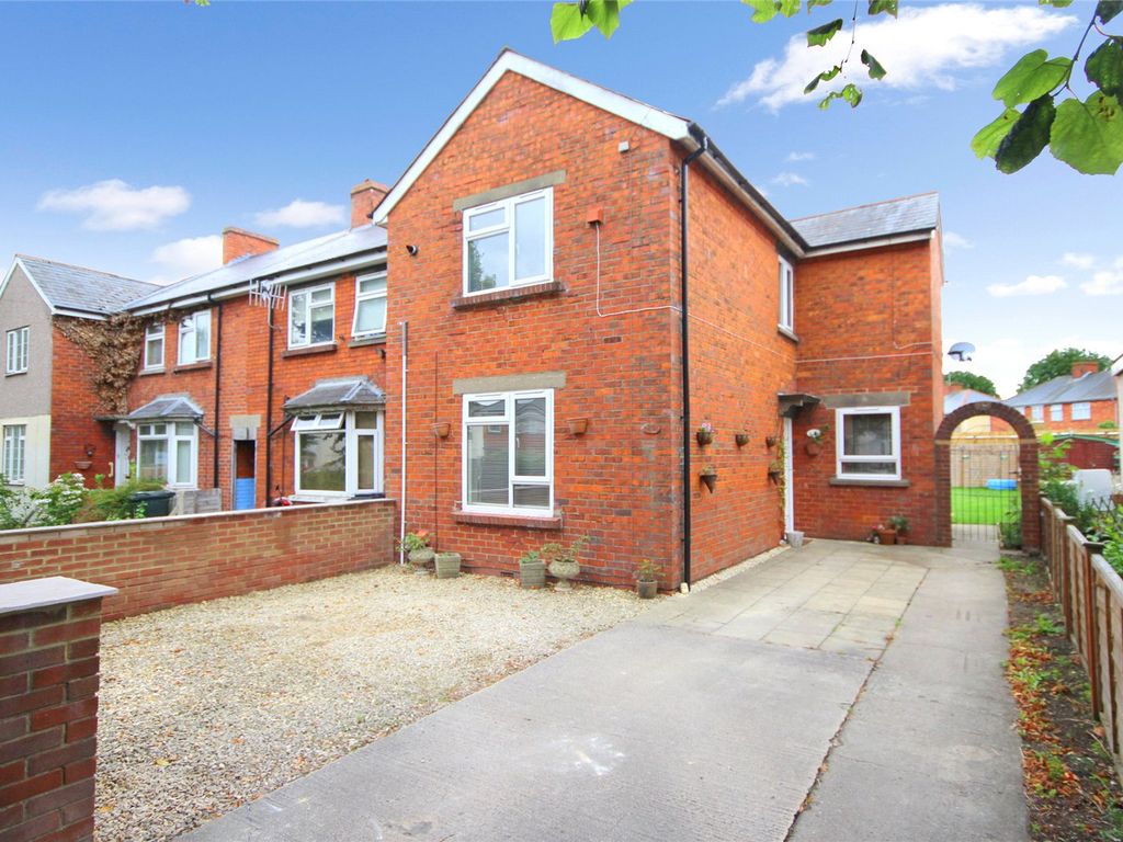 3 bed end terrace house for sale in Pinehurst Road, Pinehurst