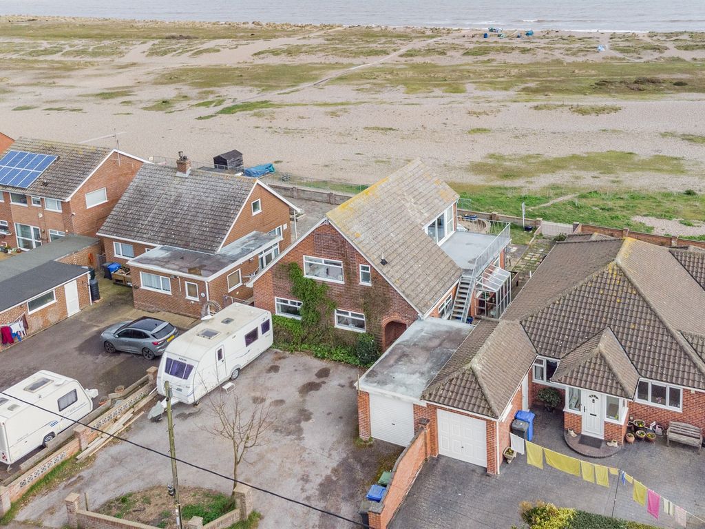 4 bed detached house for sale in Beach Road, Kessingland, Lowestoft