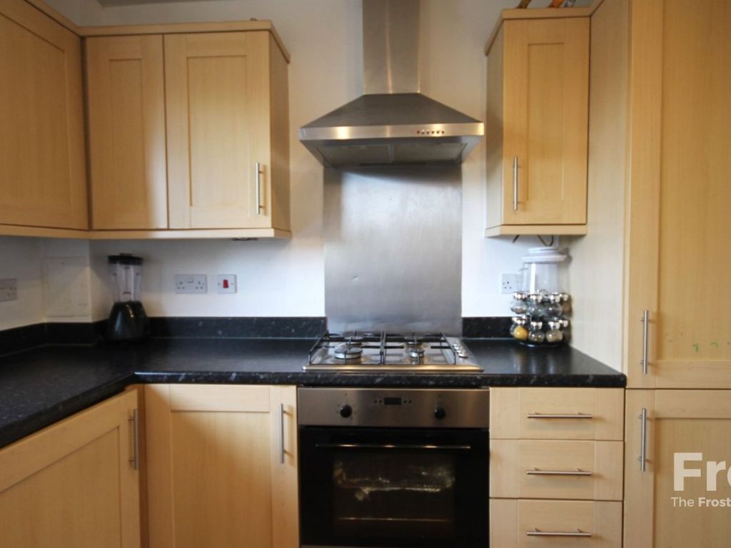 2 bed flat to rent in Chertsey Road, Feltham TW13, £1,600 pcm Zoopla