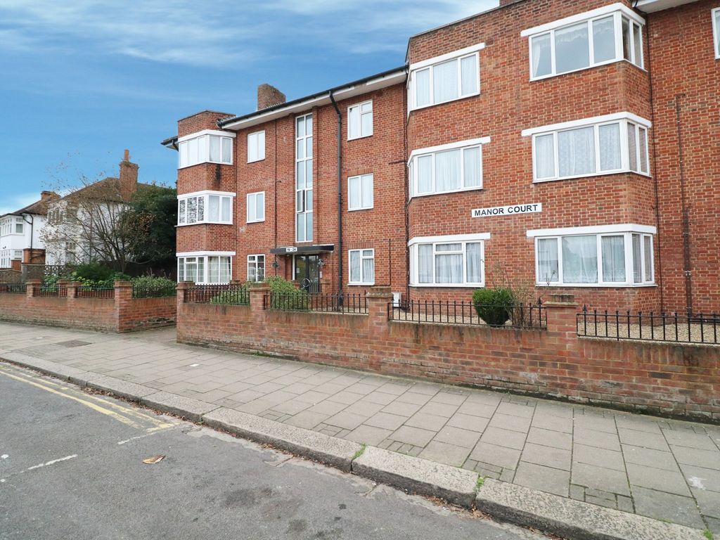 3 bed flat to rent in Manor Court, Bonnersfield Lane, HarrowOnThe