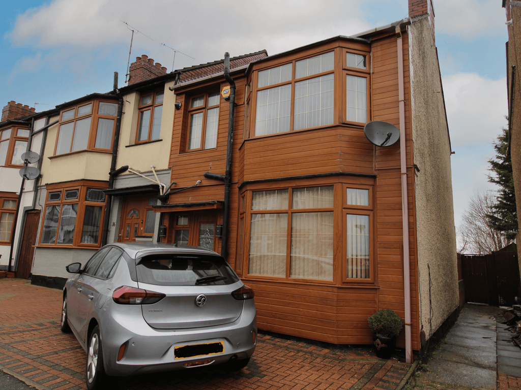 3 bed property to rent in Carisbrooke Road, Luton LU4 Zoopla