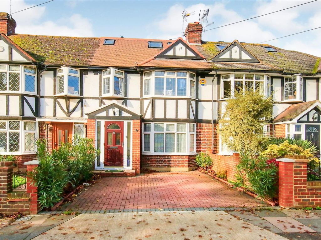 4 bed terraced house to rent in Latchmere Lane, Kingston Upon Thames