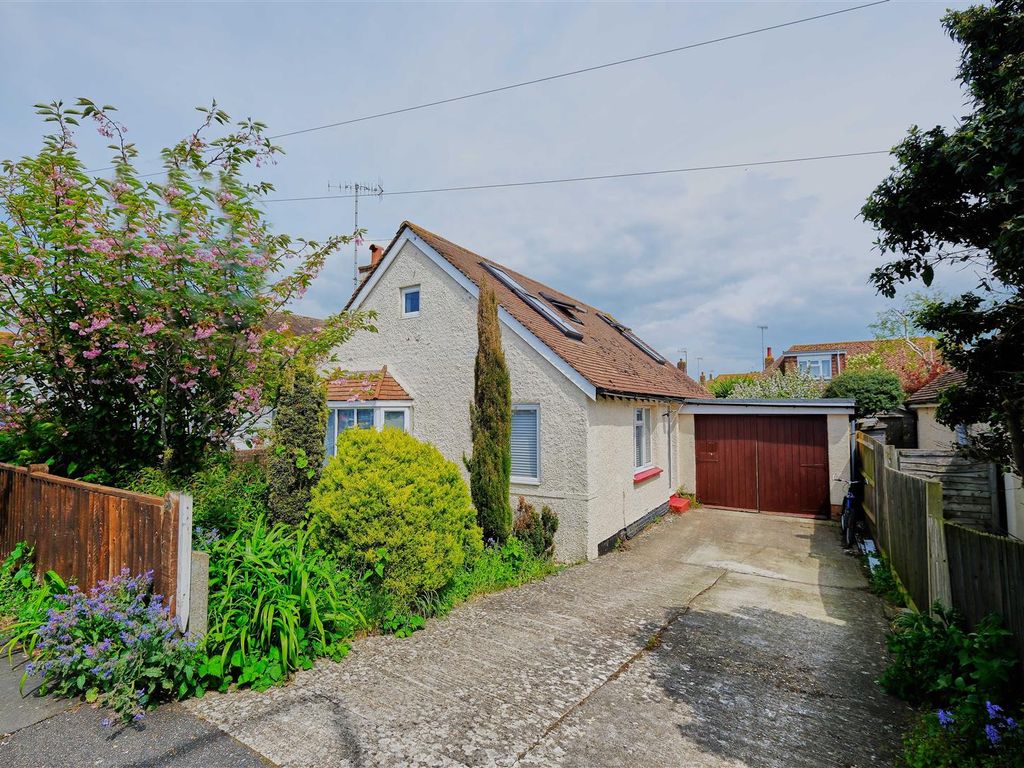 4 bed detached bungalow for sale in Chyngton Gardens, Seaford BN25 Zoopla