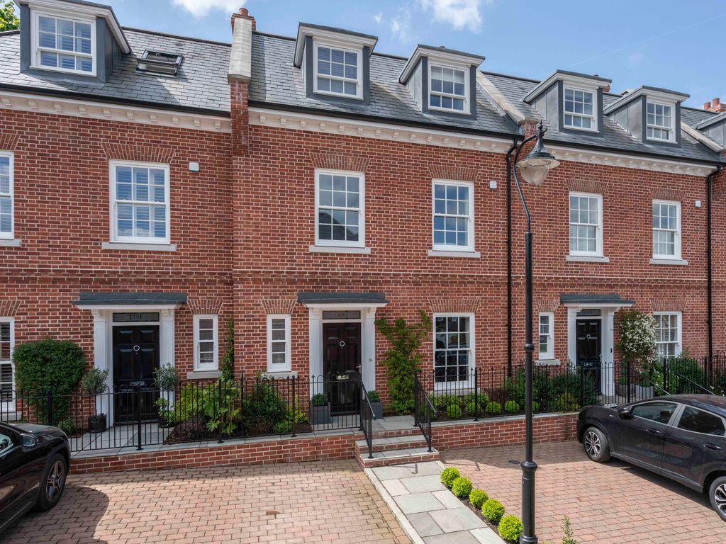 4 bed terraced house for sale in White Horse Mews, Dorking RH4 Zoopla