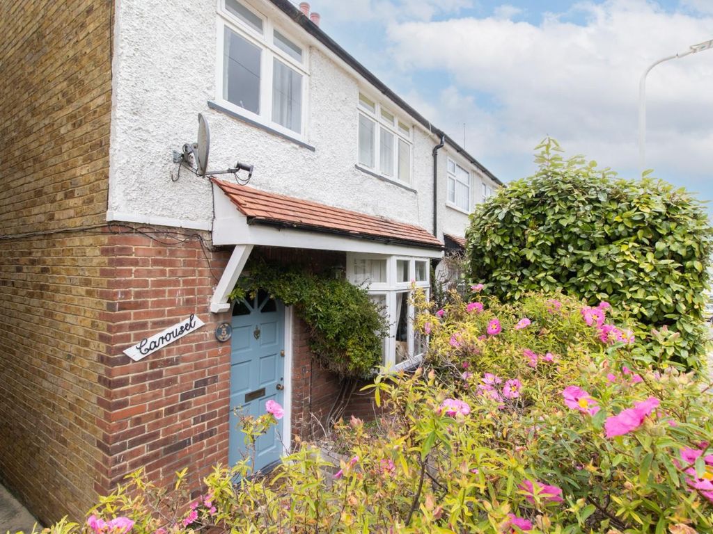 3 bed semidetached house to rent in Prospect Road, Broadstairs CT10