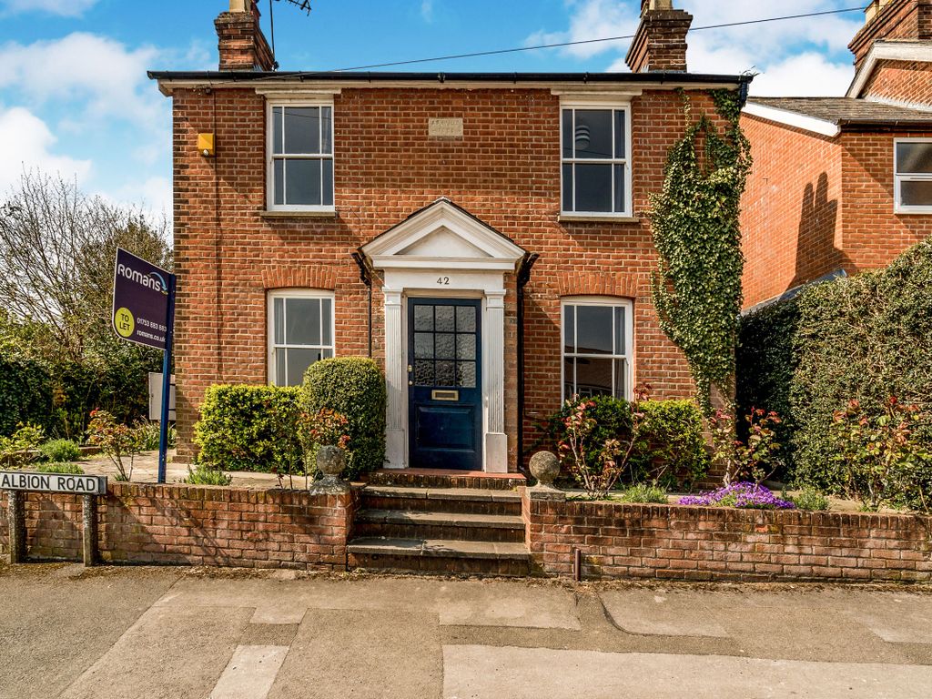 3 bed detached house to rent in Albion Road, Chalfont St. Giles HP8