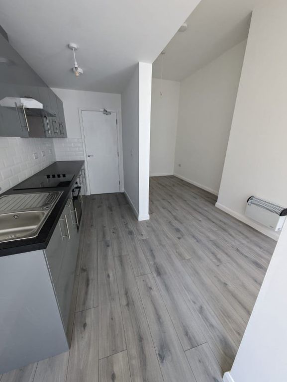 Studio to rent in Norfolk Terrace, Brighton BN1, £1,150 pcm Zoopla