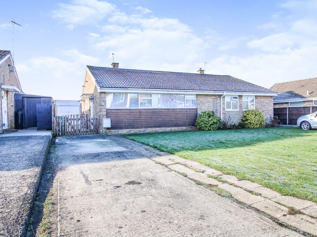 2 bed semidetached bungalow for sale in Kayte Lane, Cleeve