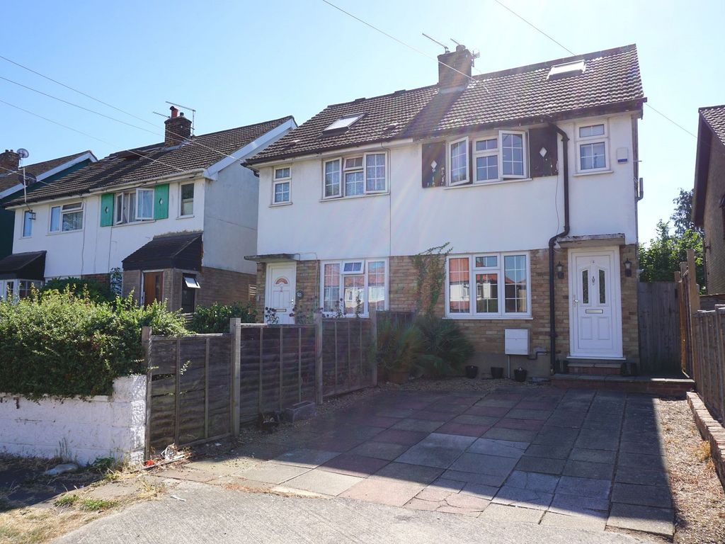 4 bed semidetached house for sale in Hunters Road, Chessington, Surrey