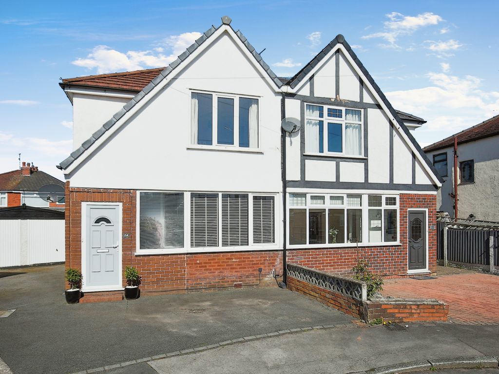 3 bed semidetached house for sale in Howick Park Close, Preston PR1