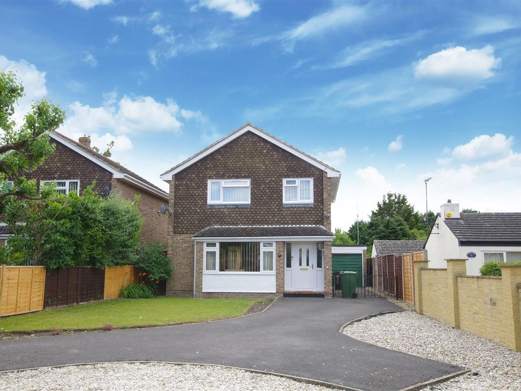 3 bed detached house for sale in Wharf Road, Wroughton, Swindon SN4