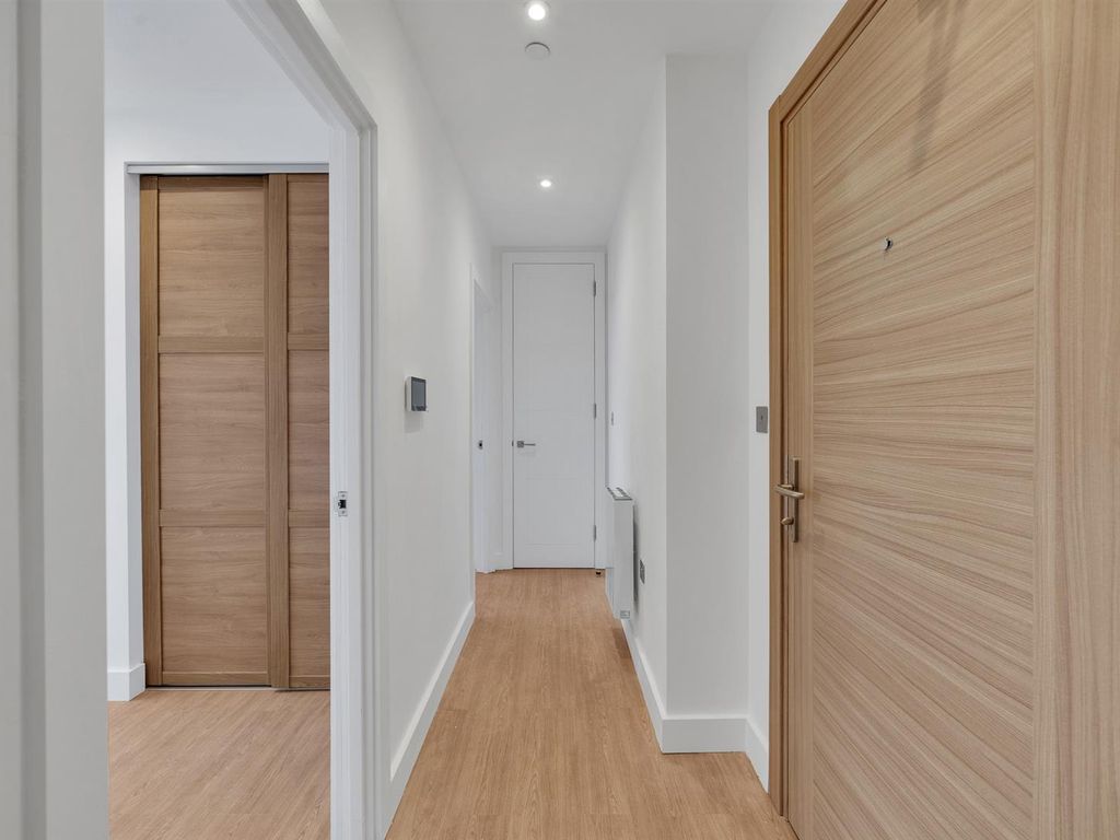 2 bed flat to rent in 63 Croydon Road, Penge, London SE20, £1,600 pcm