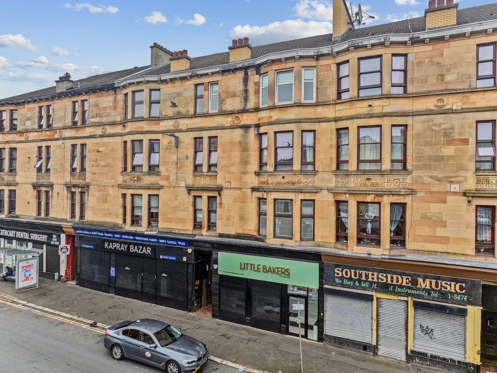 2 bed flat for sale in Cathcart Road, Crosshill, Glasgow G42, £95,000