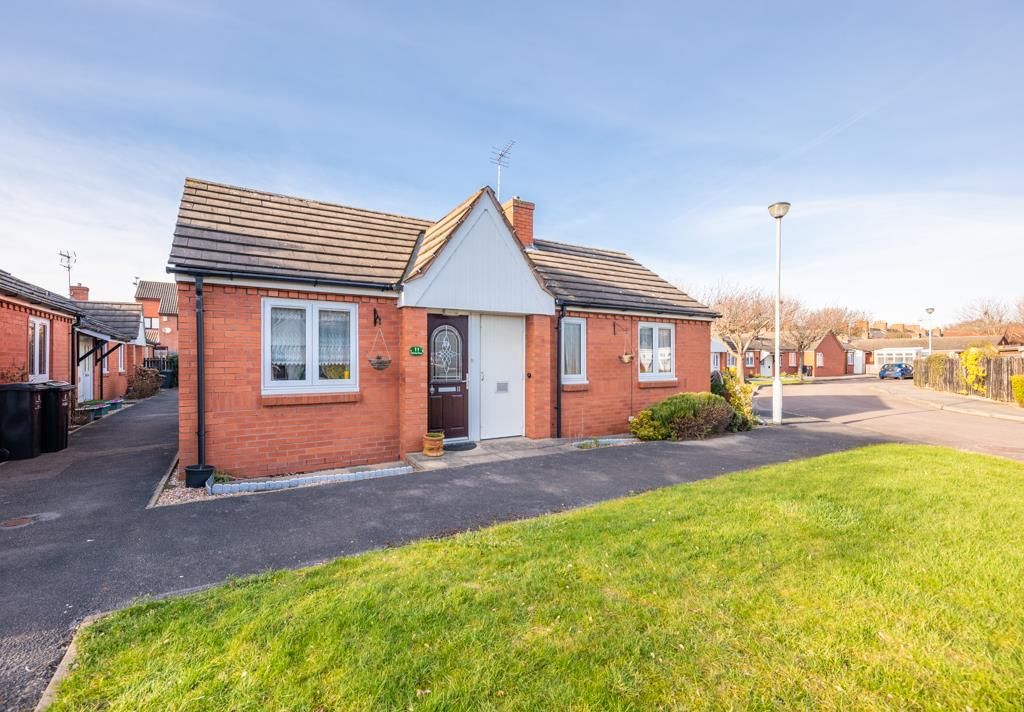 2 bed bungalow for sale in Brierley Green, Netherfield, Nottingham NG4