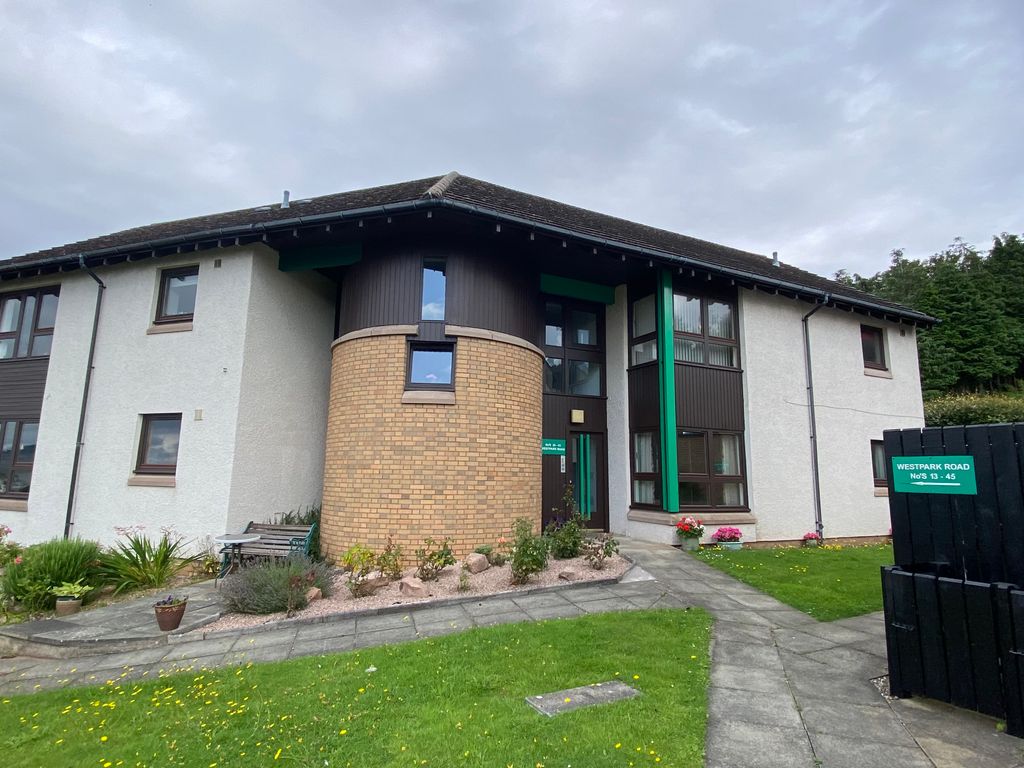 2 bed flat for sale in West Park Road, NewportOnTay DD6, £115,000
