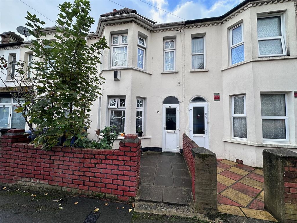 3 bed terraced house for sale in Hammond Road, Southall UB2, £475,000 Zoopla