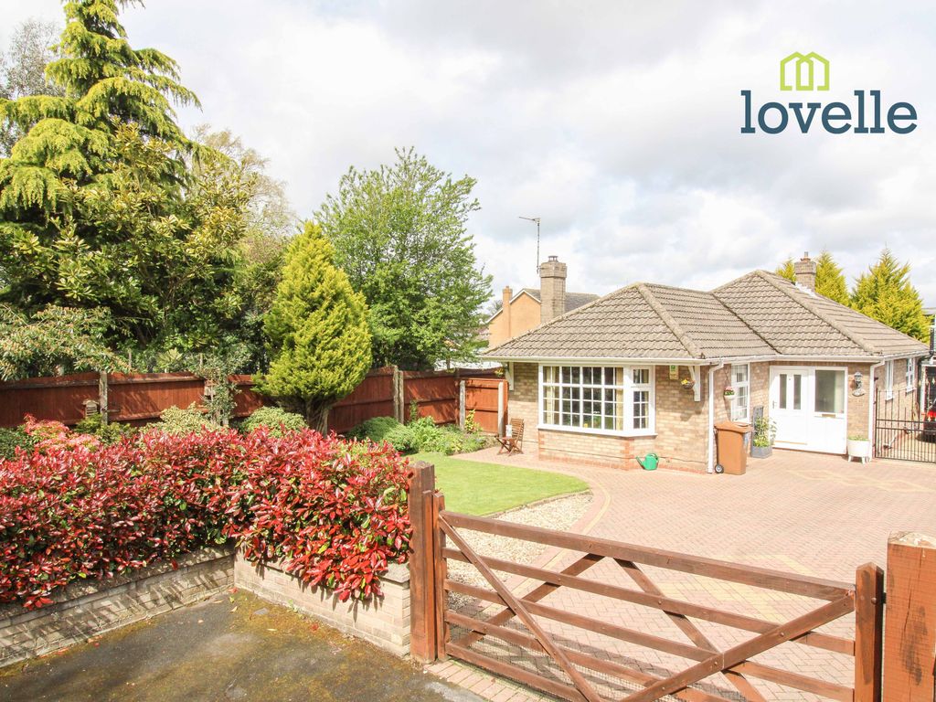 3 bed detached bungalow for sale in Grange Avenue, Laceby DN37 Zoopla