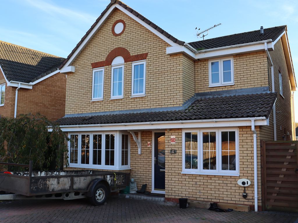 4 bed detached house to rent in Grimwade Close, Brantham, Manningtree
