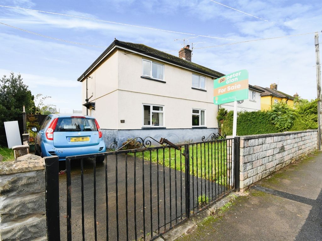 4 bed semidetached house for sale in Brook Crescent, Monmouth NP25