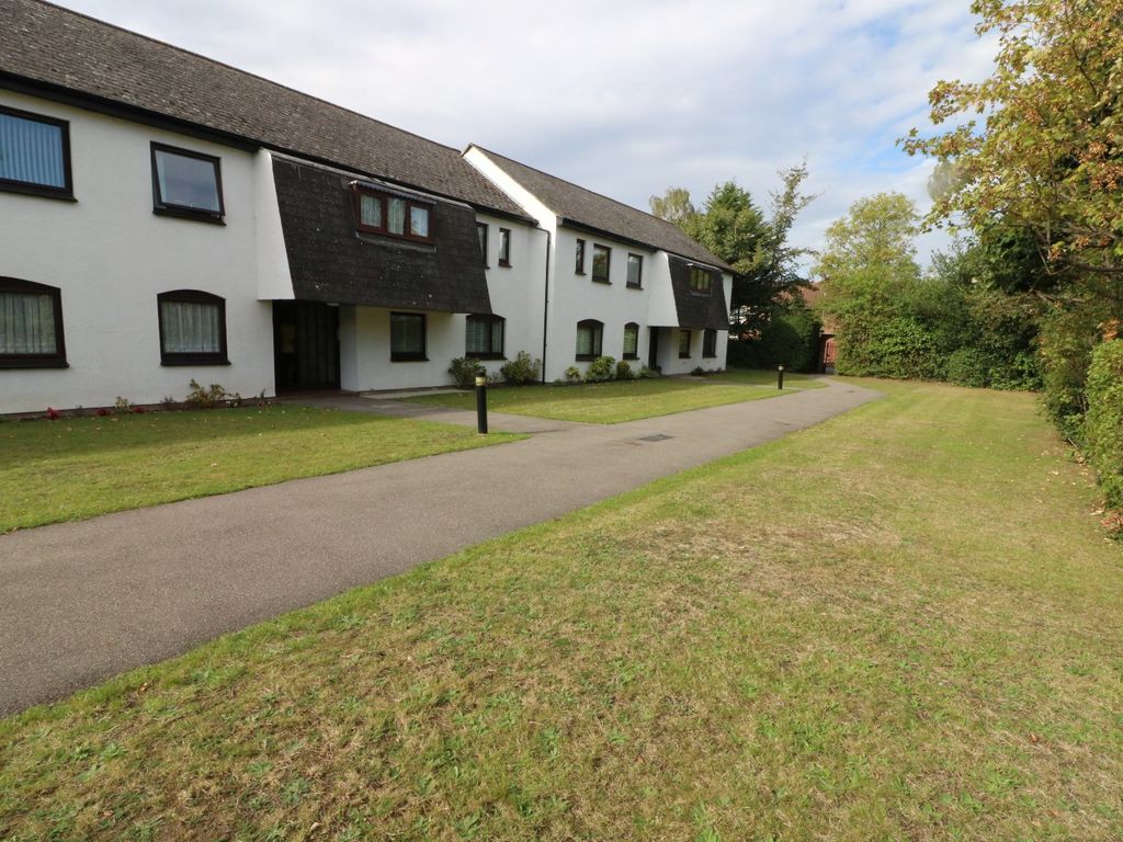 2 bed flat to rent in The Woodfines, Hornchurch RM11, £1,800 pcm Zoopla