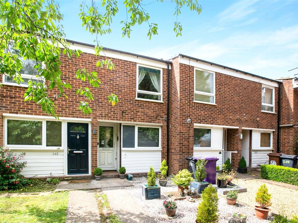 2 bed terraced house for sale in Bedford Road, Hitchin, Hertfordshire