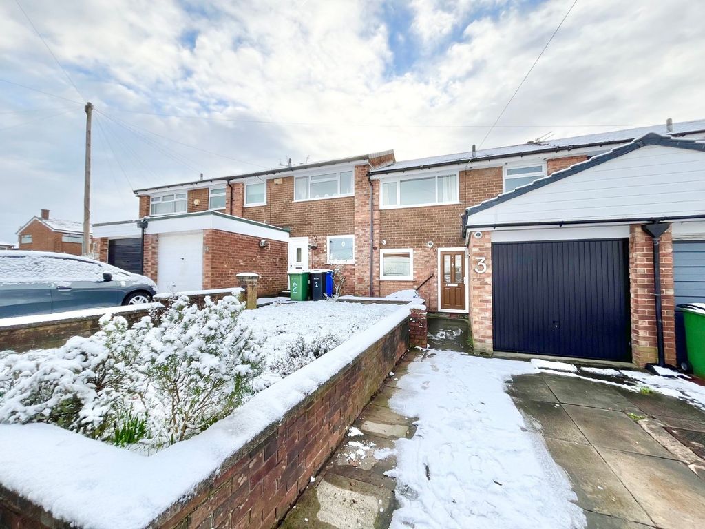 3 bed terraced house for sale in Lyngate Close, Offerton, Stockport SK1, £160,750 Zoopla