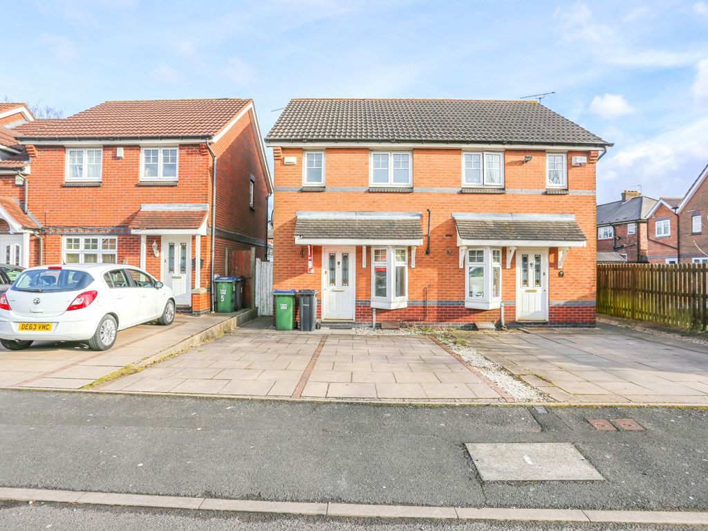 2 bed semidetached house to rent in Avery Myers Close, Oldbury B68, £