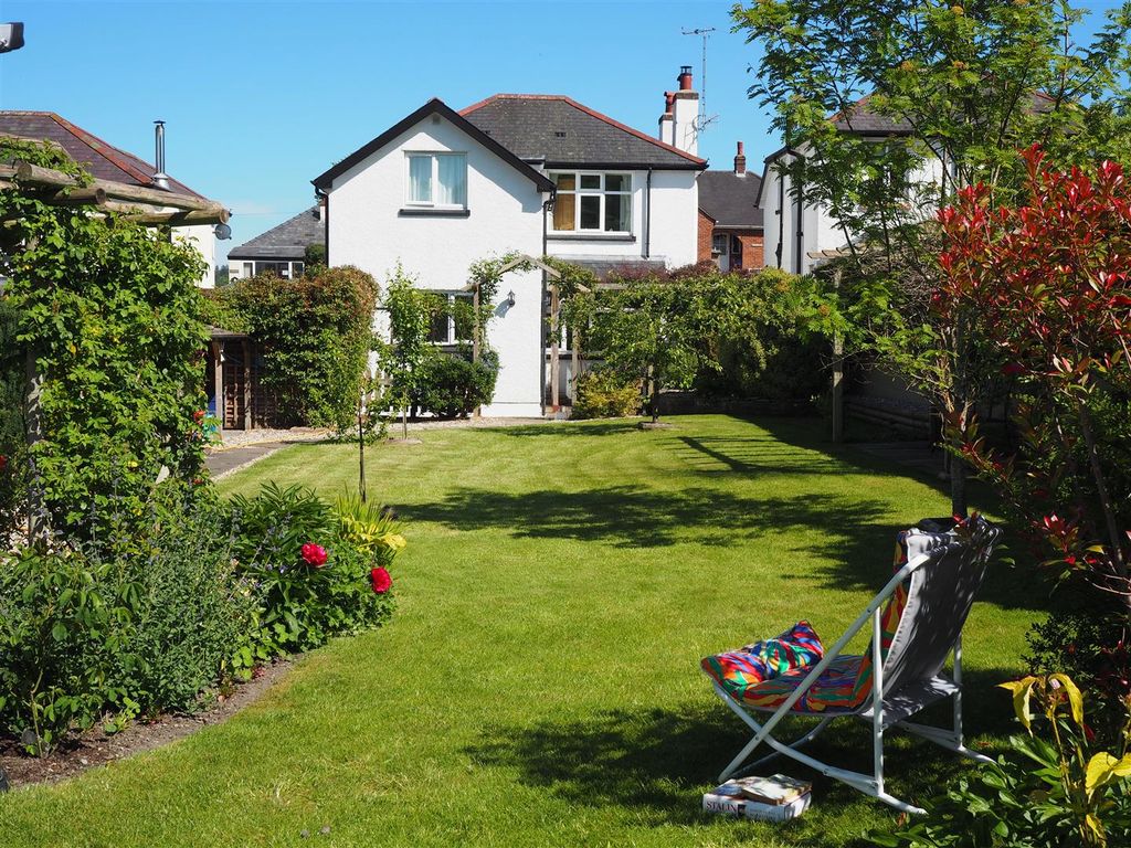 4 bed property for sale in Offas Road, Knighton LD7, £365,000 Zoopla