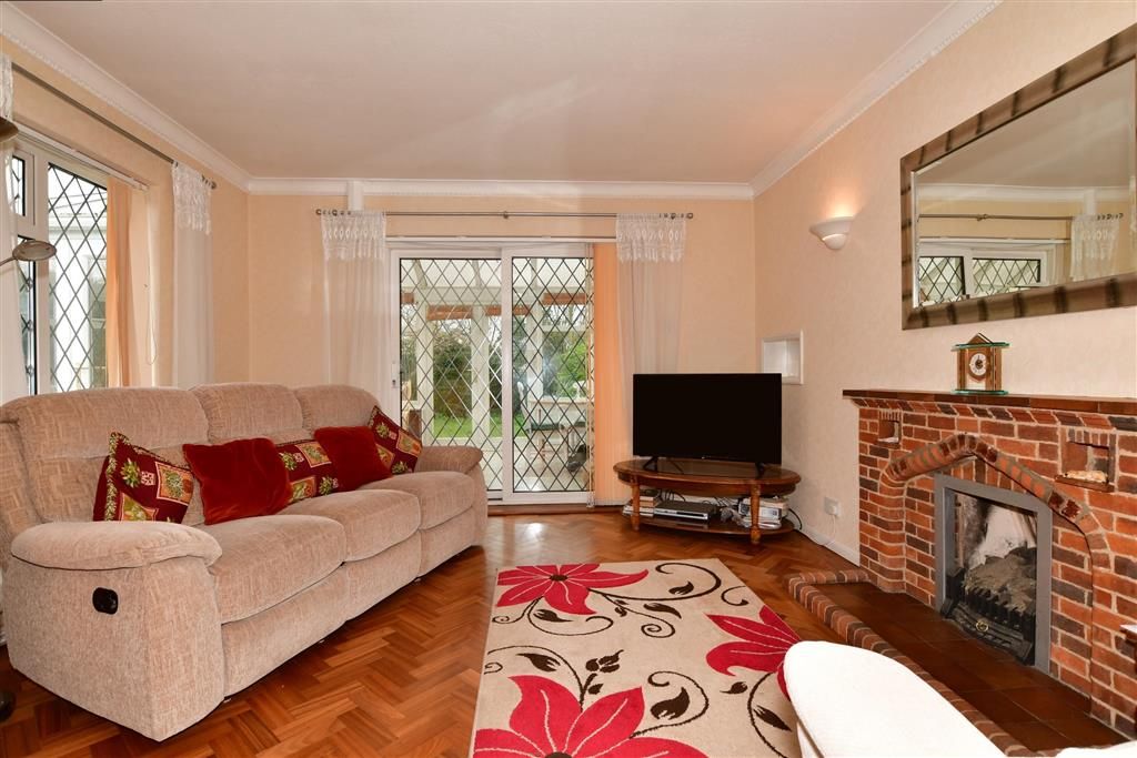 3 bed detached bungalow for sale in Capel Close, Kingsgate, Broadstairs