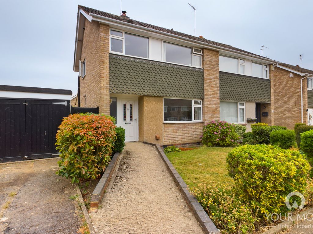 3 bed semidetached house for sale in Wrenbury Road, Duston