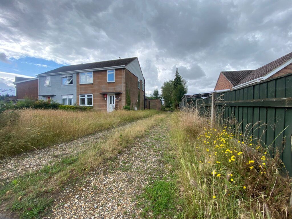 3 bed semidetached house for sale in East Hills Road, New Costessey