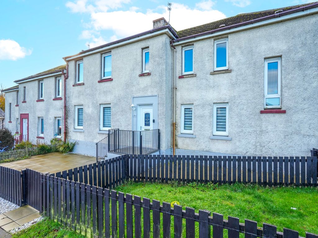 4 bed flat for sale in Bush Crescent, Wishaw ML2, £95,000 Zoopla