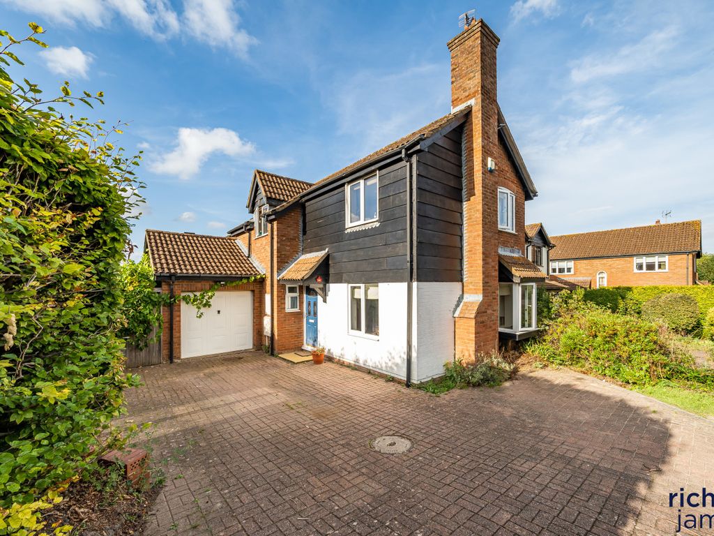 3 bed detached house for sale in Home Close, Chiseldon, Wiltshire SN4