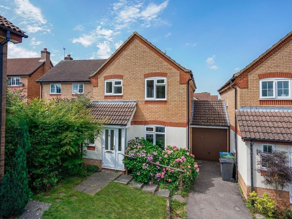 3 bed linkdetached house for sale in Betjeman Way, Gadebridge Park