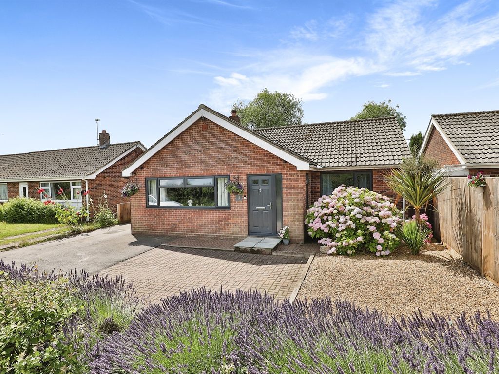 3 bed detached bungalow for sale in Little Snoring Road, Kettlestone