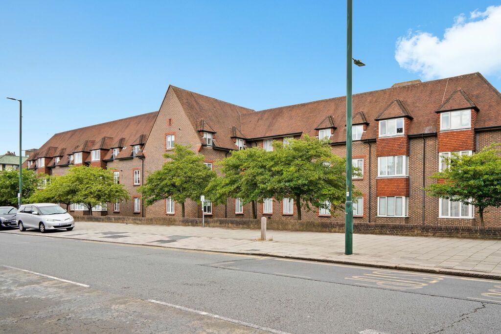 Birnbeck Court, 850 Finchley Road, London NW11  