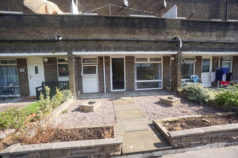 1 bed flat for sale in Pendle Court, Bolton BL1, £85,000 Zoopla