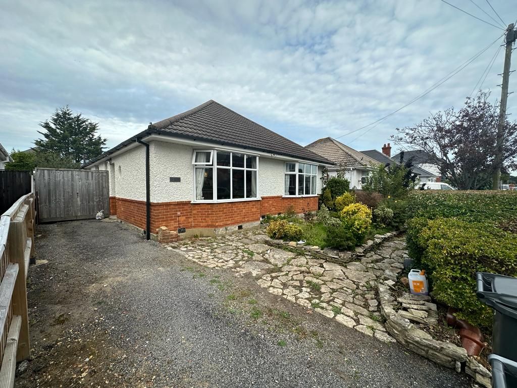 3 bed detached bungalow to rent in Sutton Road, Bournemouth BH9, £1,750 pcm Zoopla