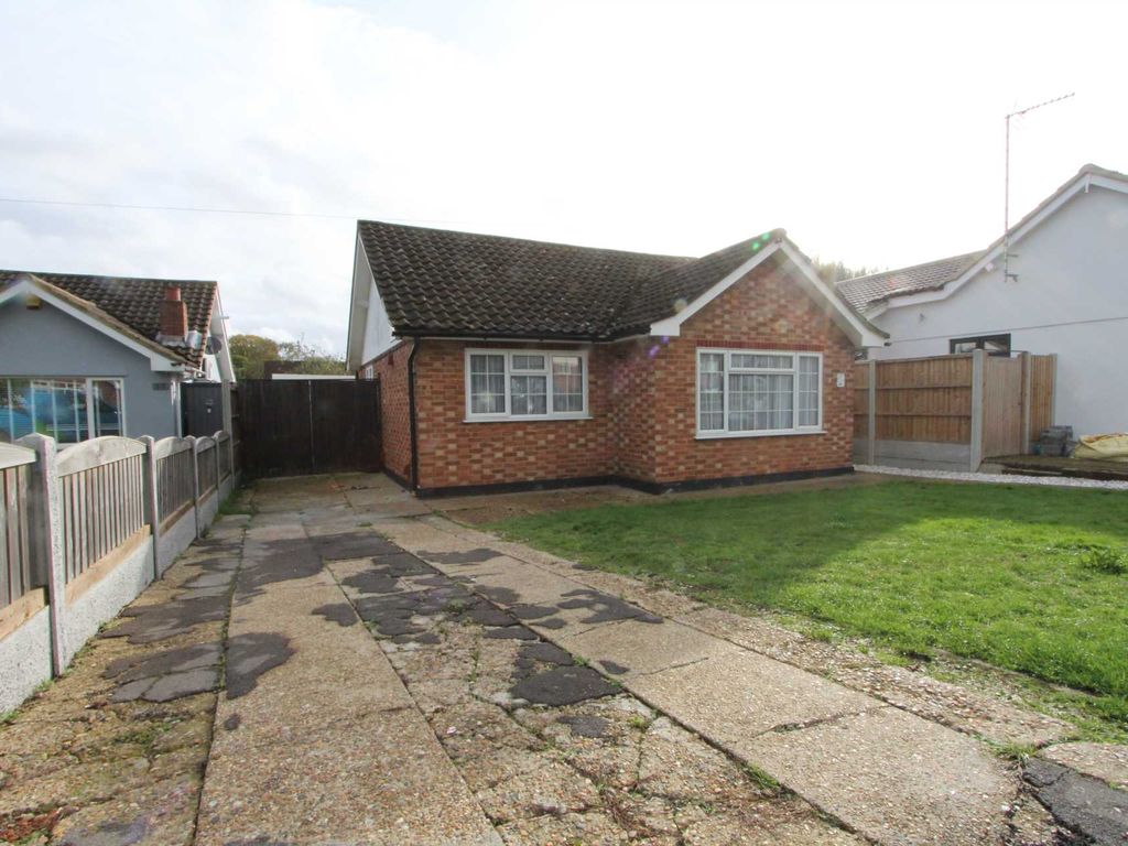 2 bed detached bungalow for sale in Sandown Road, Benfleet SS7 Zoopla