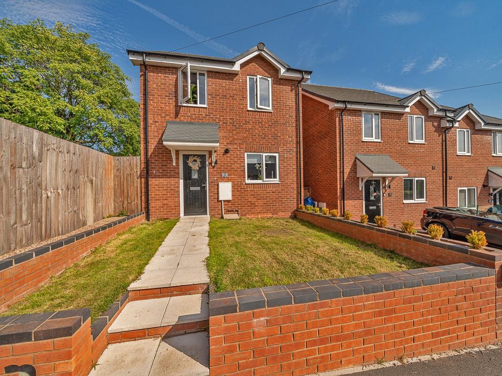 3 bed detached house for sale in Sunny View, Kings Avenue, Hednesford