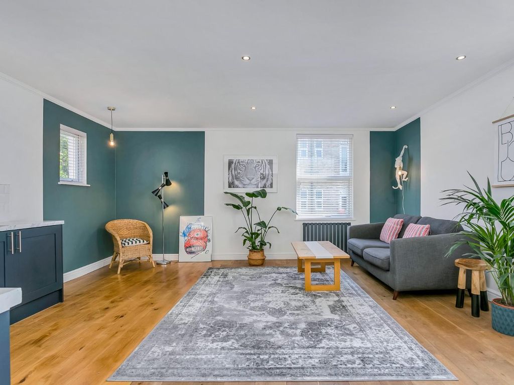 2 bed flat for sale in Drayton Road, London W13, £539,000 Zoopla