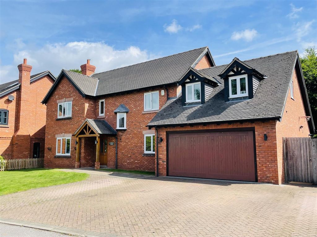5 bed detached house for sale in Dobells Road, Leftwich, Northwich CW9