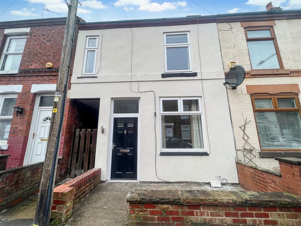 3 bed terraced house for sale in Churchill Street, Stockport SK4 Zoopla
