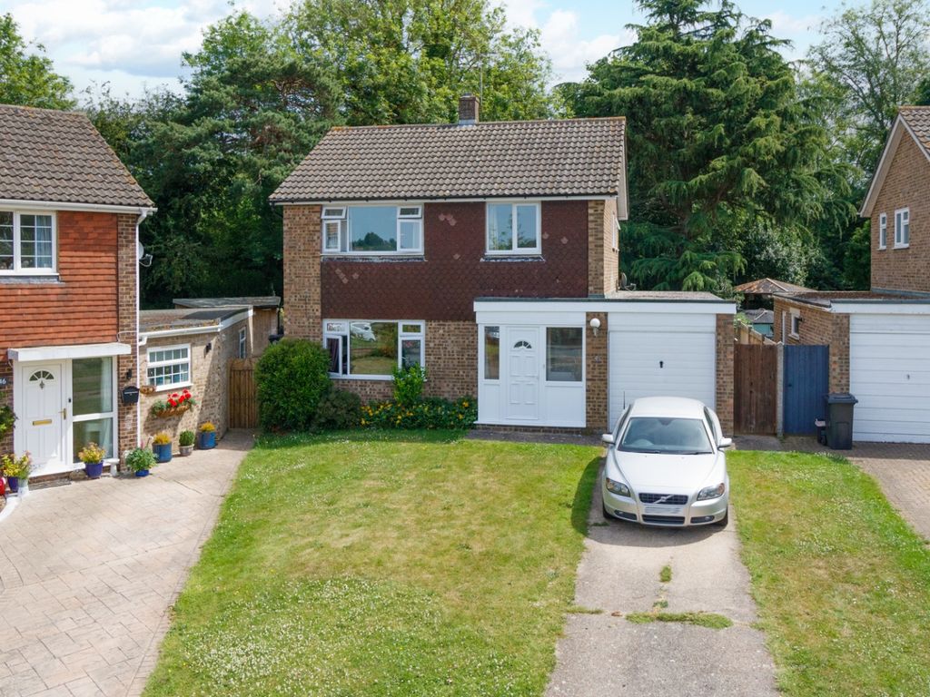 3 bed detached house for sale in Mallings Drive, Bearsted, Maidstone