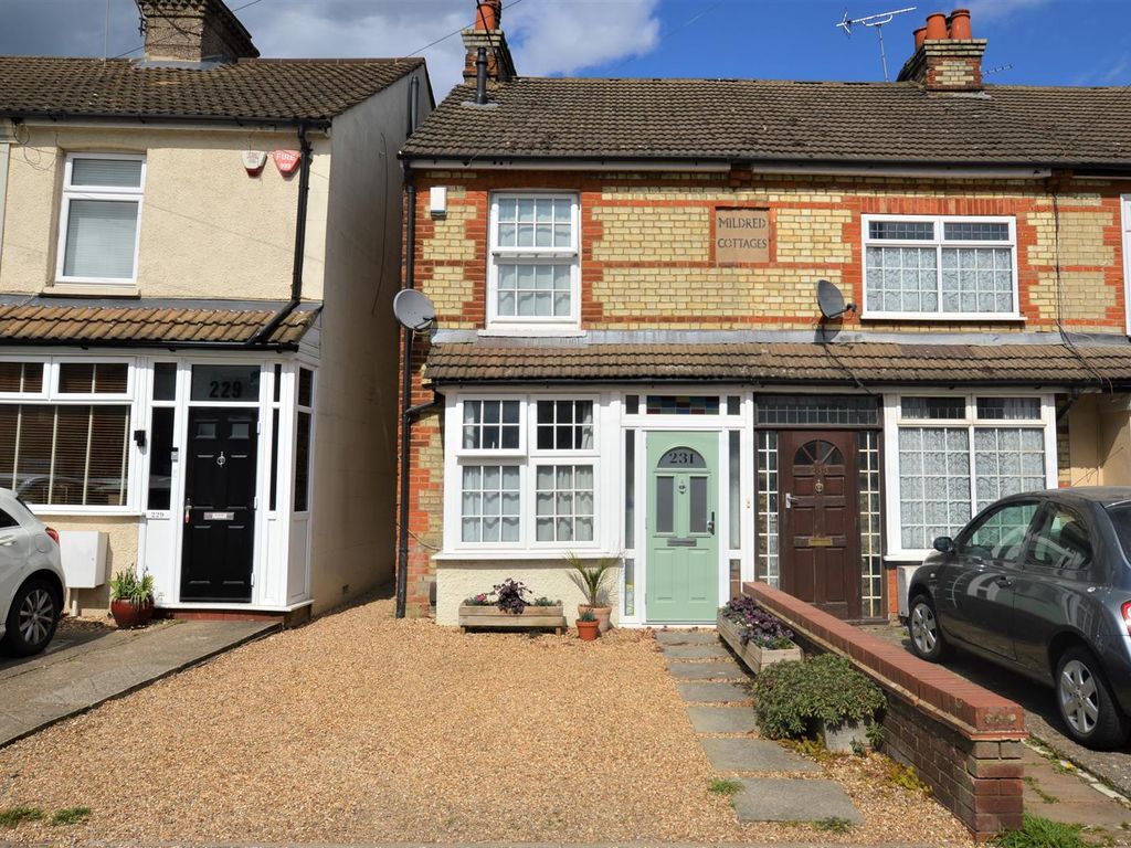 2 bed cottage for sale in New Road, Croxley Green, Rickmansworth WD3