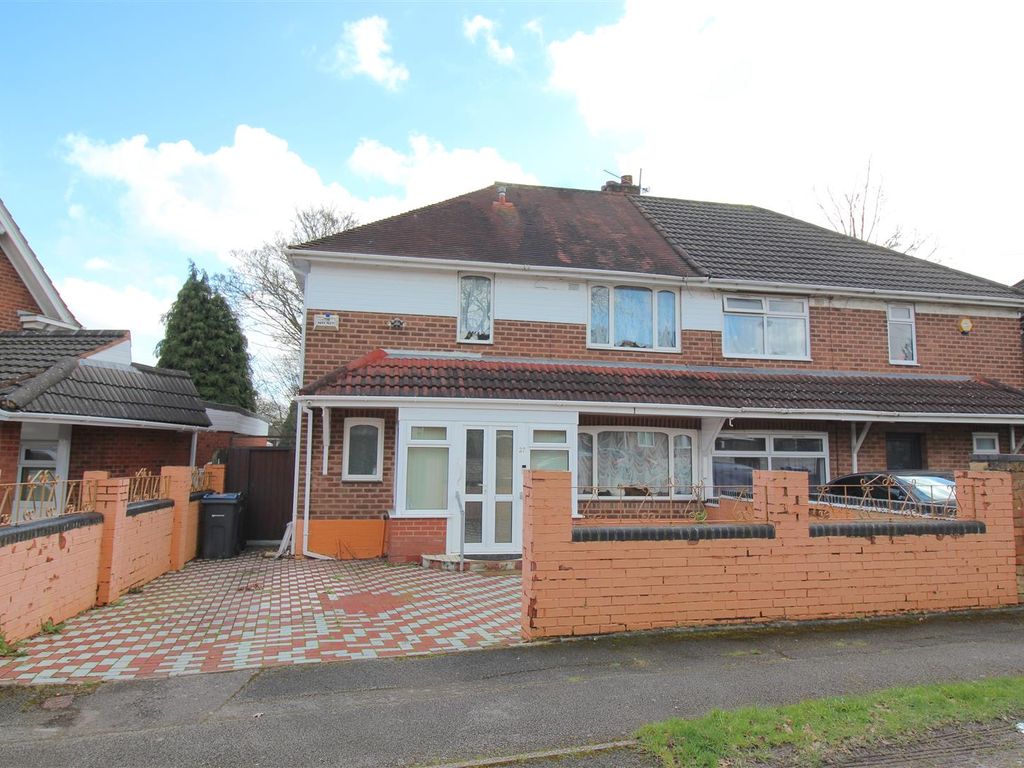 4 bed semidetached house for sale in Passfield Road, Stechford